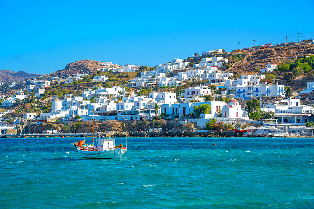 View of boats in harbour, Mykonos Town, Mykonos, Cyclades Islands, Greek Islands, Aegean Sea, Greece, Europe