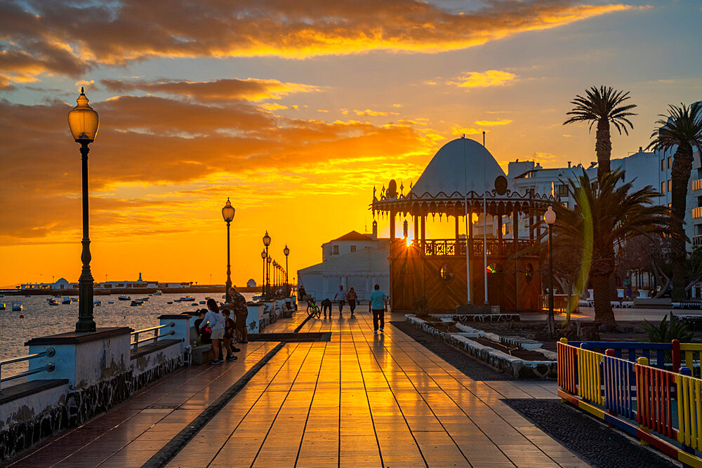 View of Marina side promenade at sunset, Arrecife, Lanzarote, Canary Islands, Spain, Atlantic, Europe