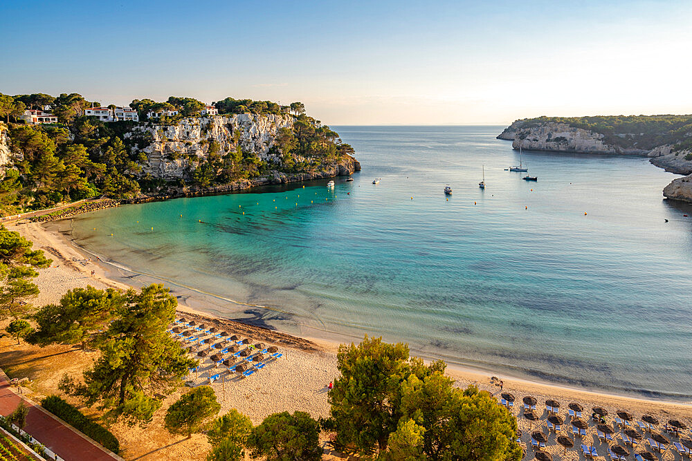 View of Platja de Cala Galdana and Mediterarnean Sea in Cala Galdana, Cala Galdana, Menorca, Balearic Islands, Spain, Mediterranean, Europe