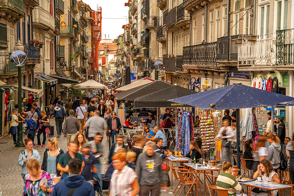 View of busy Rua de Mouzinho de Silveiro in The Ribeira district, UNESCO World Heritage Site, Porto, Norte, Portugal, Europe