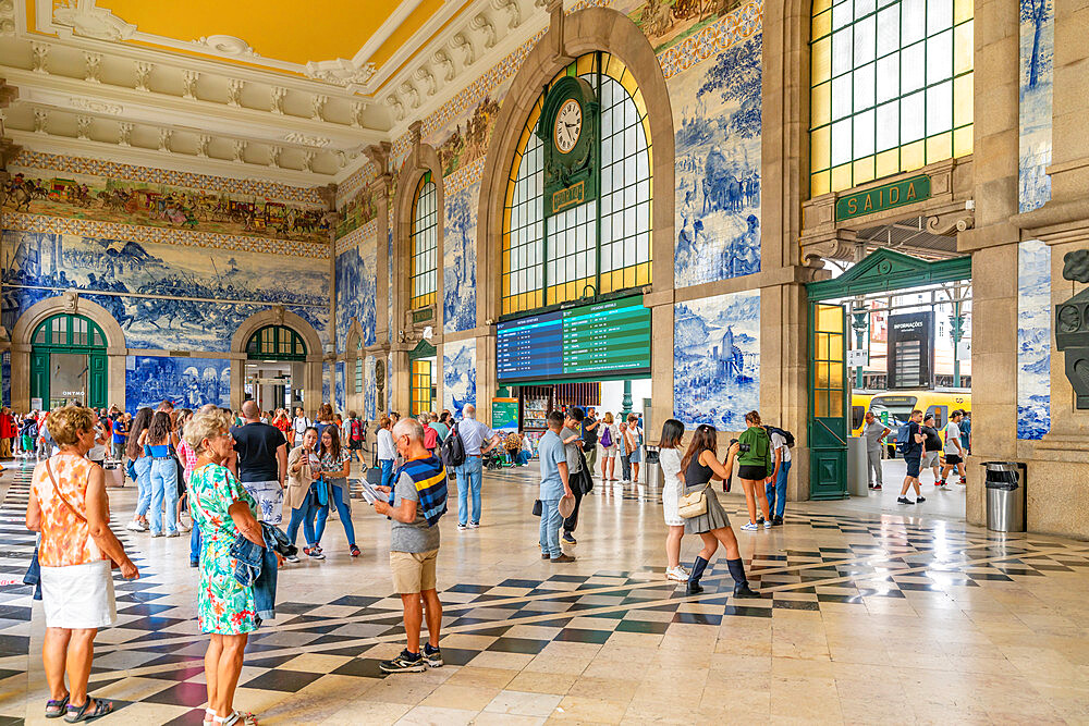 View of ornate interior of Arrivals Hall at Sao Bento Railway Station in Porto, Porto, Norte, Portugal, Europe