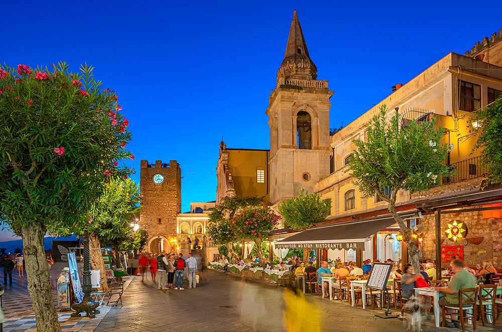 View of Chiesa di San Giuseppe in Piazza IX Aprile in Taormina at dusk, Taormina, Sicily, Italy, Mediterranean, Europe