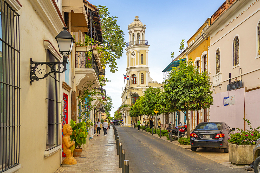 View of Palacio Consistorial de Santo Domingo, Town Hall, Santo Domingo, Dominican Republic, West Indies, Caribbean, Central America