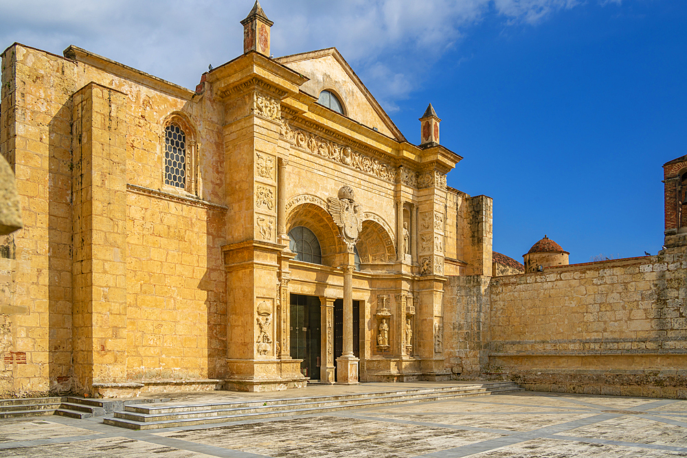 View of 16th-century Gothic Cathedral, Santo Domingo, Dominican Republic, West Indies, Caribbean, Central America