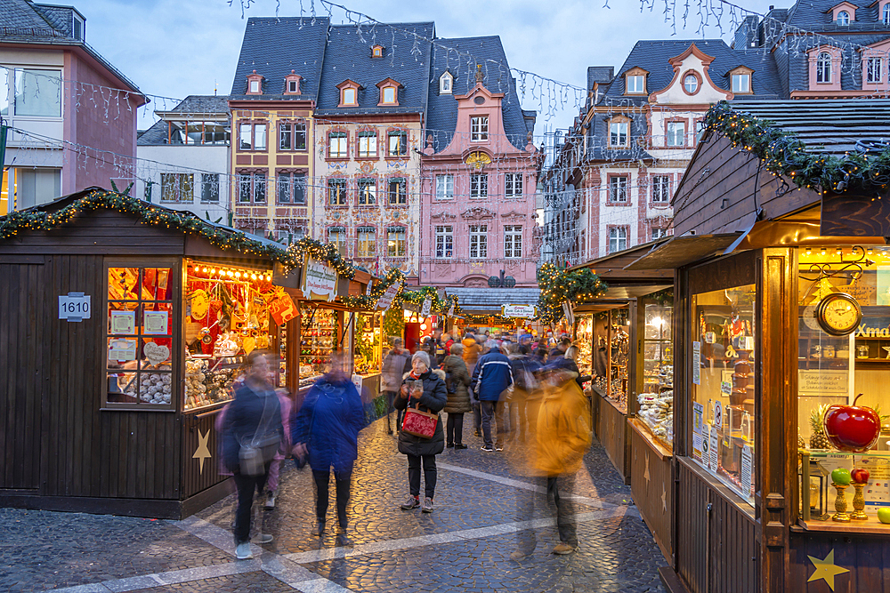 View of Christmas Market in Domplatz, Mainz, Rhineland-Palatinate, Germany, Europe