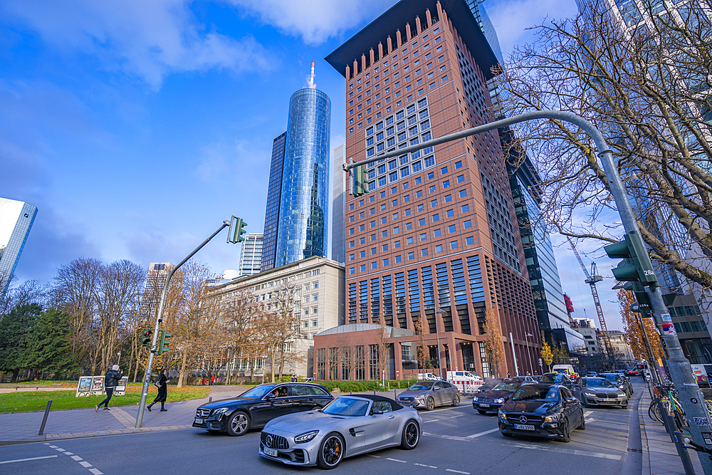 View of financial district skyline and traffic, Taunusanlage, Frankfurt am Main, Hesse, Germany, Europe