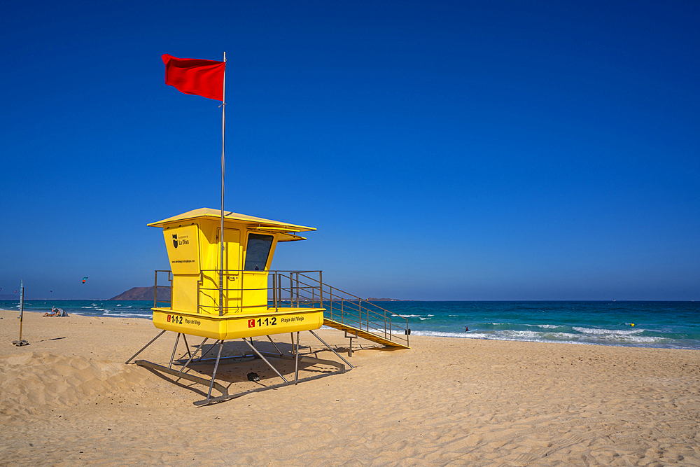 View of beach, lifeguard tower and the Atlantic Ocean, Corralejo Natural Park, Fuerteventura, Canary Islands, Spain, Atlantic, Europe