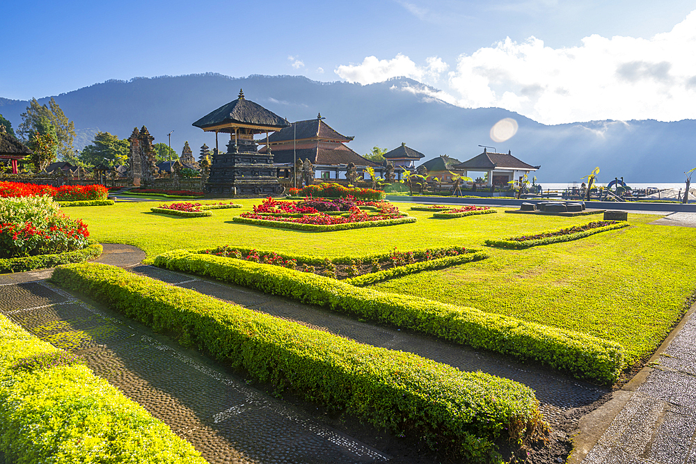 View of Ulun Danu Beratan temple on Lake Bratan, Bali, Indonesia, South East Asia, Asia