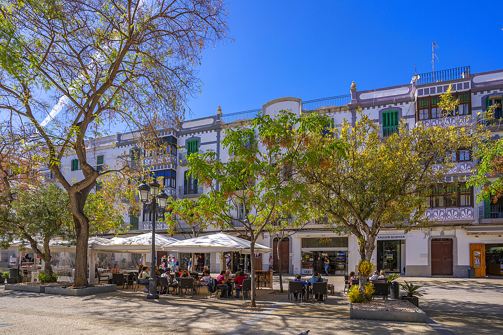 View of restaurants and cafes in Vara de Rei Square, UNESCO World Heritage Site, Ibiza Town, Eivissa, Balearic Islands, Spain, Mediterranean, Europe