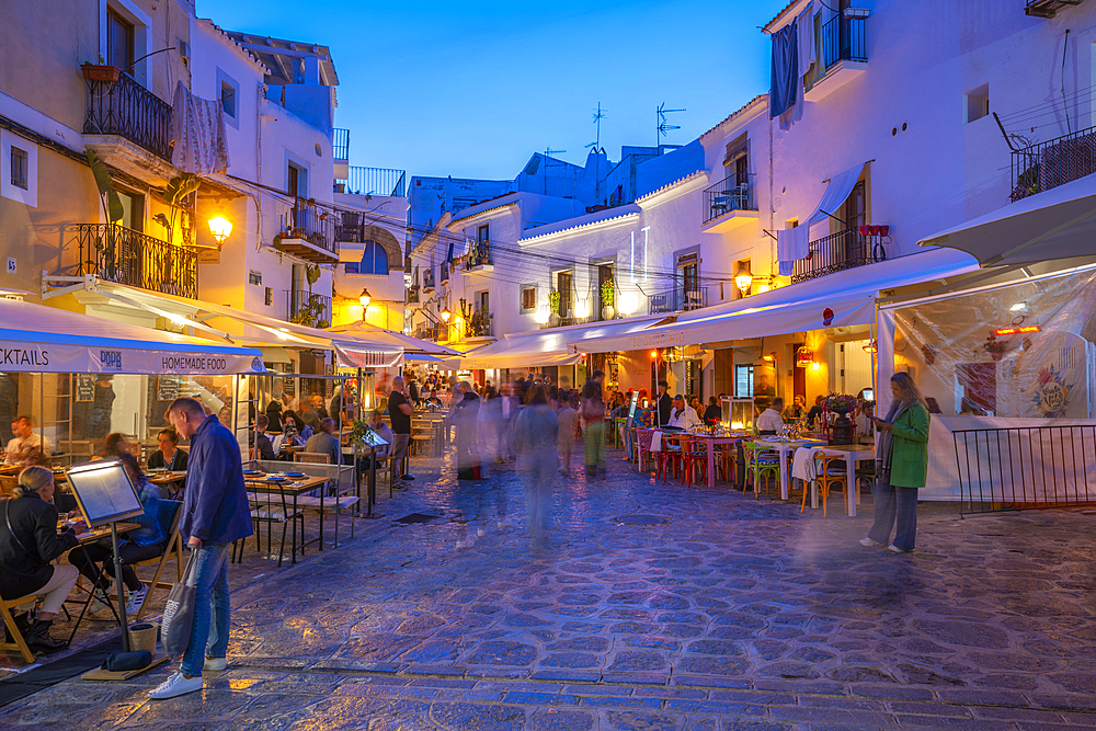 View of restaurants and bars in Dalt Vila at dusk, UNESCO World Heritage Site, Ibiza Town, Eivissa, Balearic Islands, Spain, Mediterranean, Europe