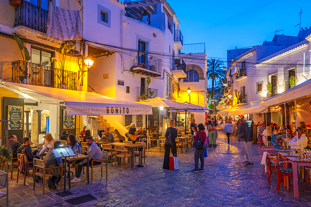 View of restaurants and bars in Dalt Vila at dusk, UNESCO World Heritage Site, Ibiza Town, Eivissa, Balearic Islands, Spain, Mediterranean, Europe