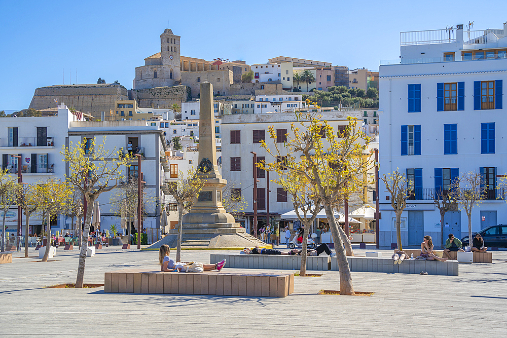 View of Obelisk to the Corsairs in Ibiza Harbour overlooked by Cathedral, Ibiza Town, Eivissa, Balearic Islands, Spain, Mediterranean, Europe