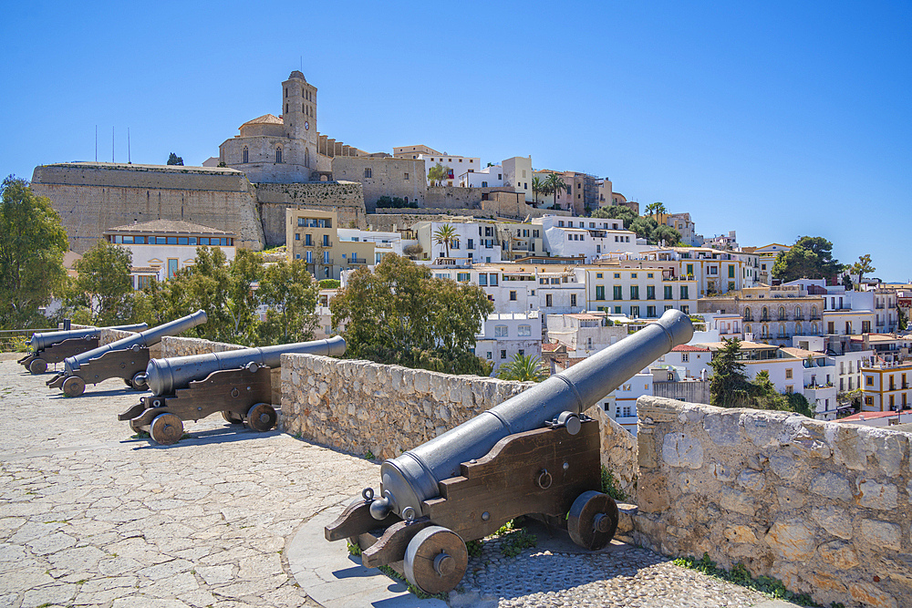 View of cannons, Dalt Vila and Cathedral, UNESCO World Heritage Site, Ibiza Town, Eivissa, Balearic Islands, Spain, Mediterranean, Europe