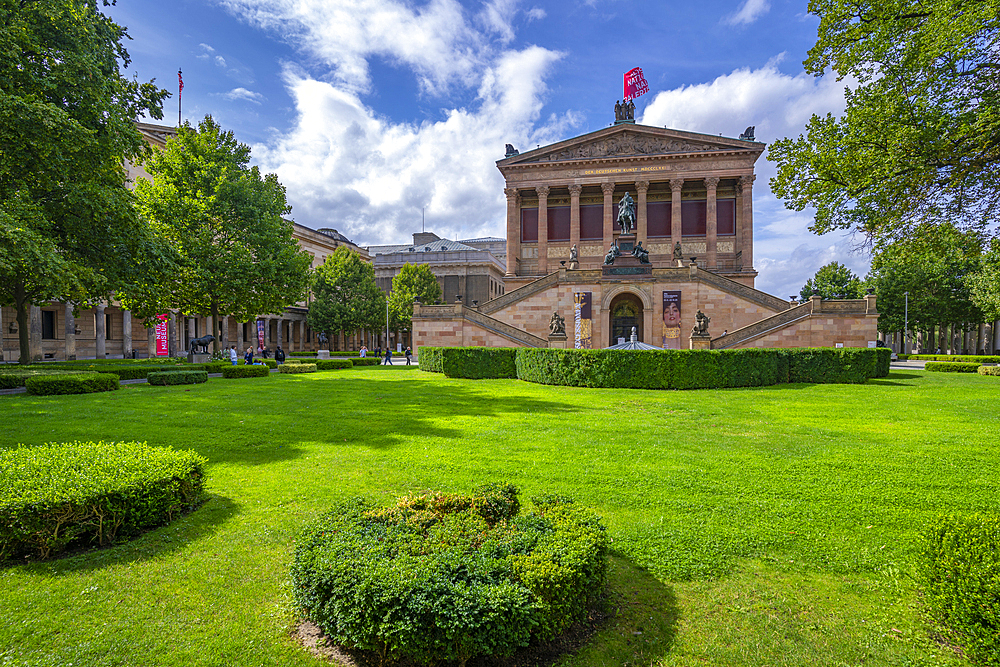 View of Alte Nationalgalerie and Kolonnadenhof, UNESCO World Heritage Site, Museum Island, Mitte, Berlin, Germany, Europe