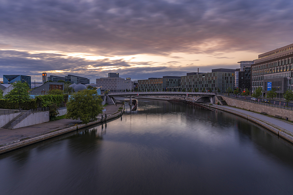 View of the River Spree from Paul Loebe Building at sunset, German Parliament building, Mitte, Berlin, Germany, Europe