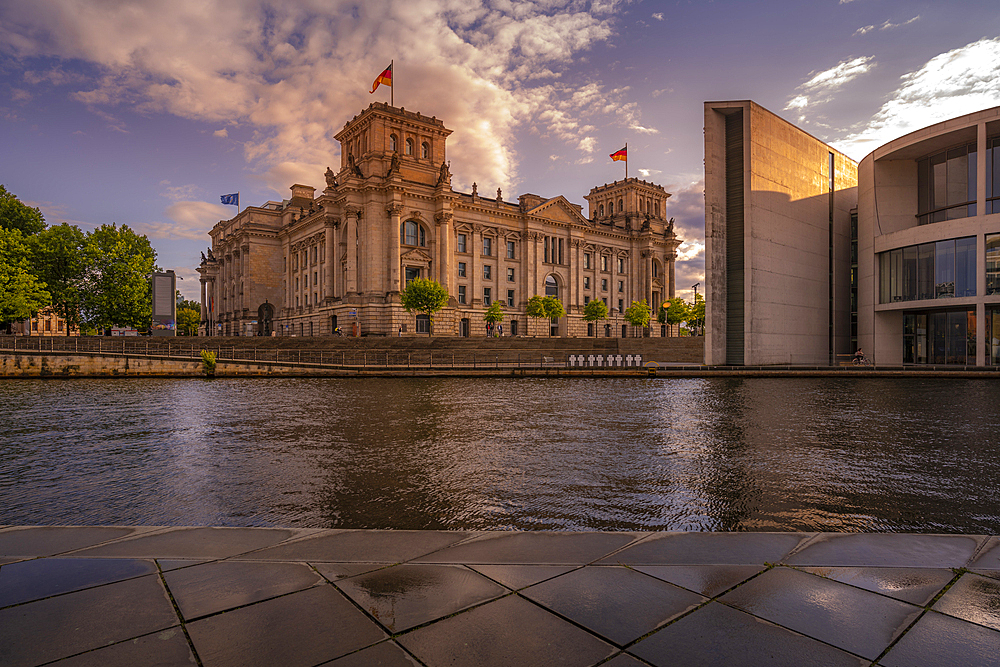 View of the River Spree and the Reichstag (German Parliament building) at sunset, Mitte, Berlin, Germany, Europe