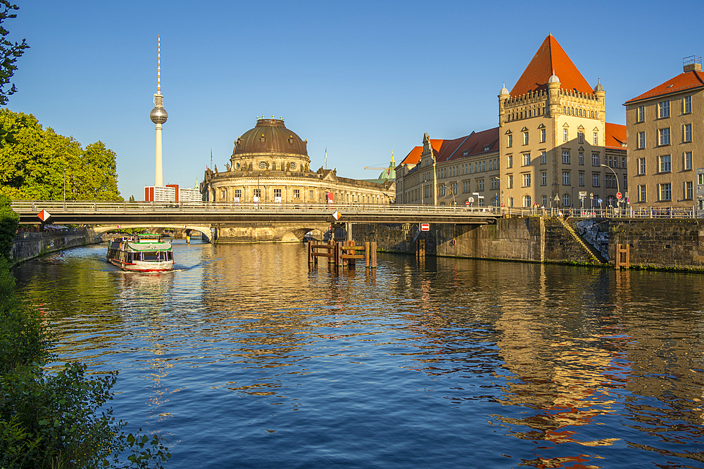 View of River Spree and Bode Museum, Museum Island, UNESCO World Heritage Site, Berlin Mitte district, Berlin, Germany, Europe