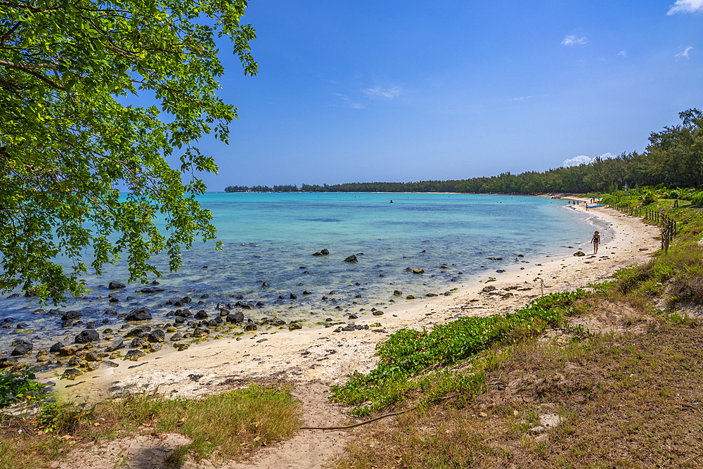 View of Mont Choisy Beach and turquoise Indian Ocean on sunny day, Mauritius, Indian Ocean, Africa