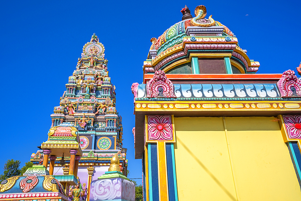 View of Sri Draubadi Ammen Hindu Temple on sunny day, Mauritius, Indian Ocean, Africa