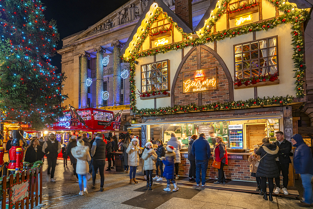 View of Council House (City Hall) and Christmas Market on Old Market Square at dusk, Nottingham, Nottinghamshire, England, United Kingdom, Europe