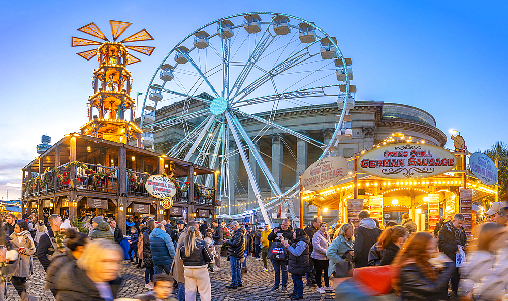 View of ferris wheel and Christmas Market, St. Georges Hall, Liverpool City Centre, Liverpool, Merseyside, England, United Kingdom, Europe