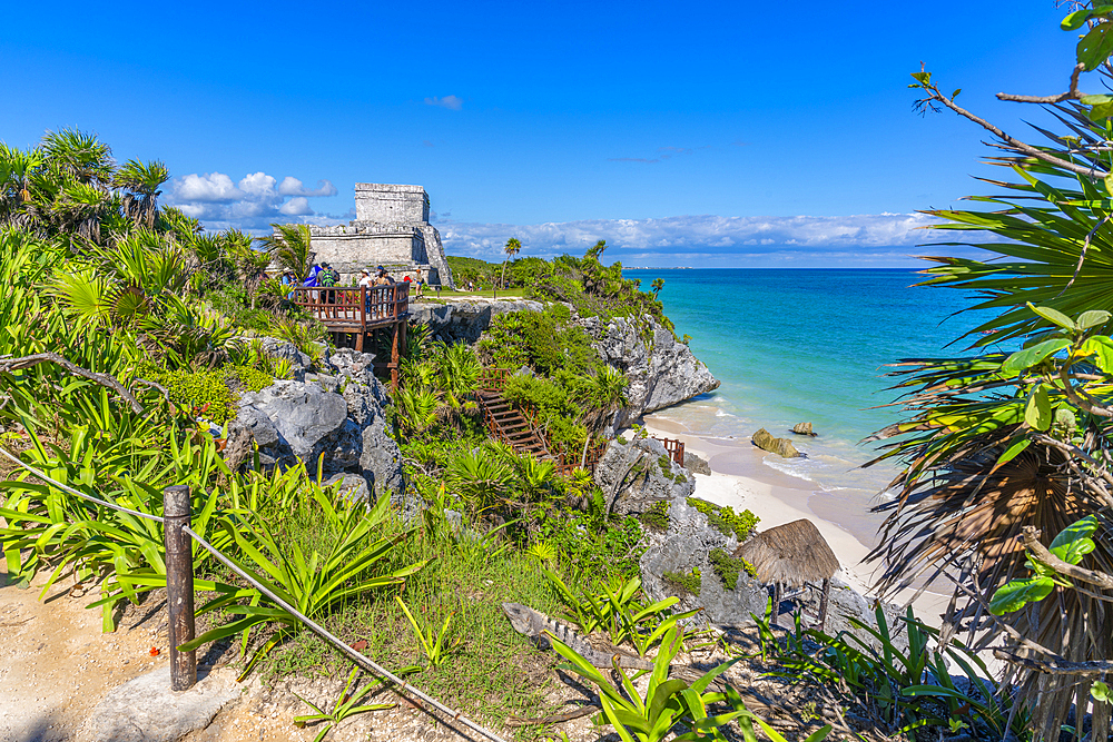 View of Mayan Temple ruins overlooking the sea, Tulum, Quintana Roo, Caribbean Coast, Yucatan Peninsula, Riviera Maya, Mexico, North America