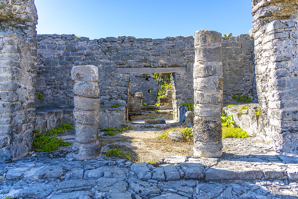 View of Mayan Temple ruins, Tulum, Quintana Roo, Caribbean Coast, Yucatan Peninsula, Riviera Maya, Mexico, North America