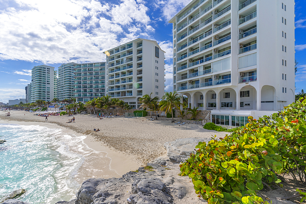 View of hotels and beach, Hotel Zone, Cancun, Caribbean Coast, Yucatan Peninsula, Riviera Maya, Mexico, North America