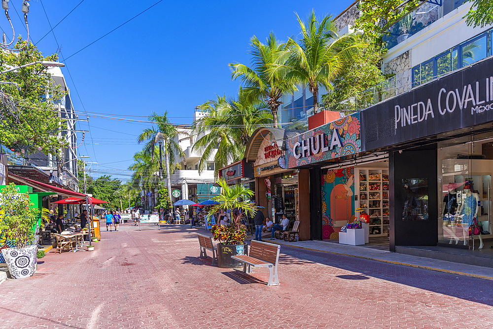 View of shops on 5th Avenue, Playa del Carmen, Caribbean Coast, Yucatan Peninsula, Riviera Maya, Mexico, North America