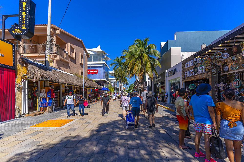 View of shops on 5th Avenue, Playa del Carmen, Caribbean Coast, Yucatan Peninsula, Riviera Maya, Mexico, North America