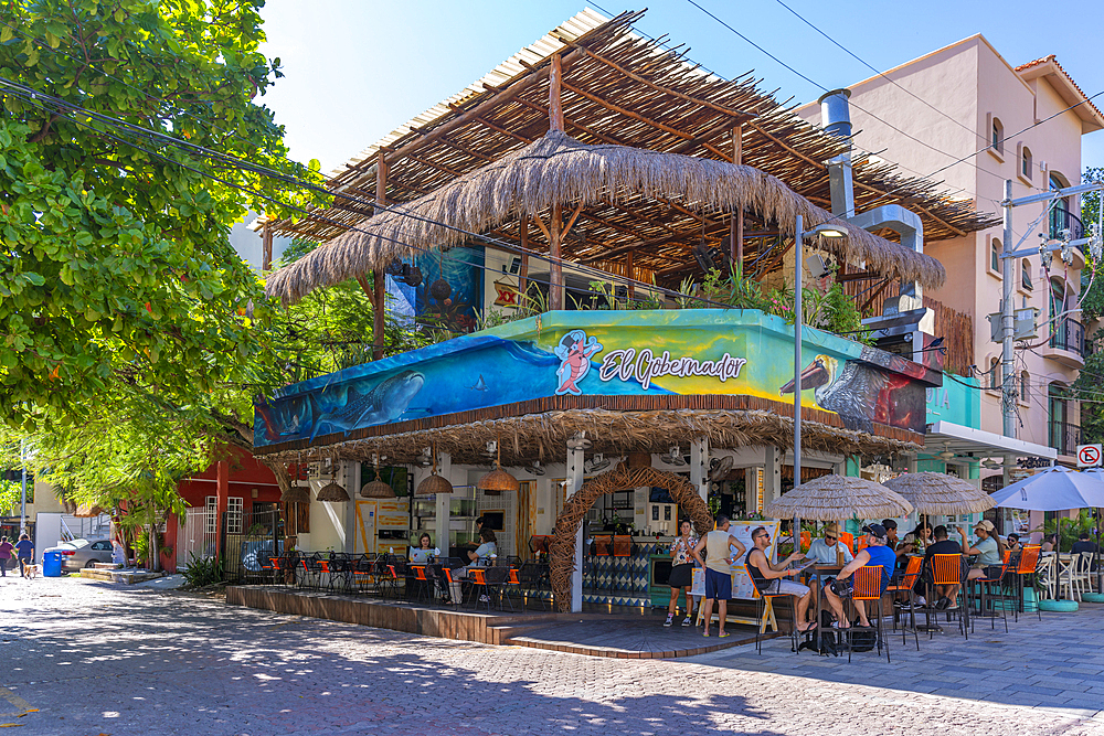 View of bar on 5th Avenue, Playa del Carmen, Caribbean Coast, Yucatan Peninsula, Riviera Maya, Mexico, North America