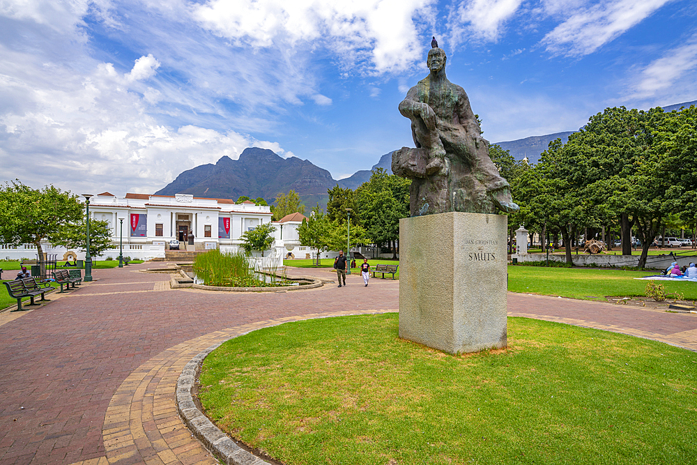 View of Jan Christian Smuts sculpture in Company's Garden and National Gallery in background, Cape Town, Western Cape, South Africa, Africa