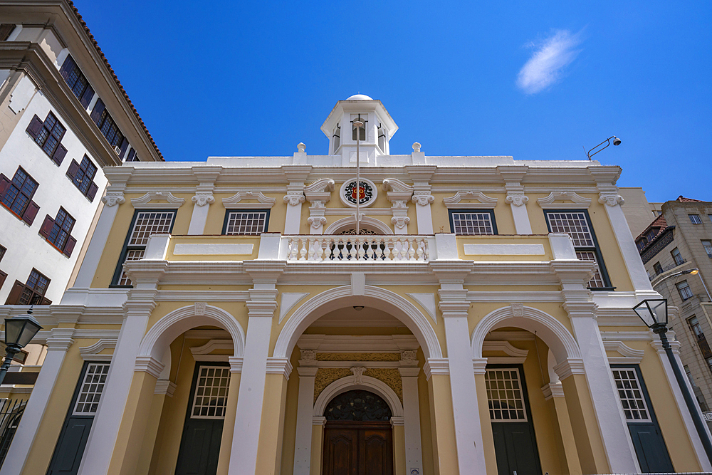 View of Iziko Old Town House Museum on Greenmarket Square, Cape Town, Western Cape, South Africa, Africa