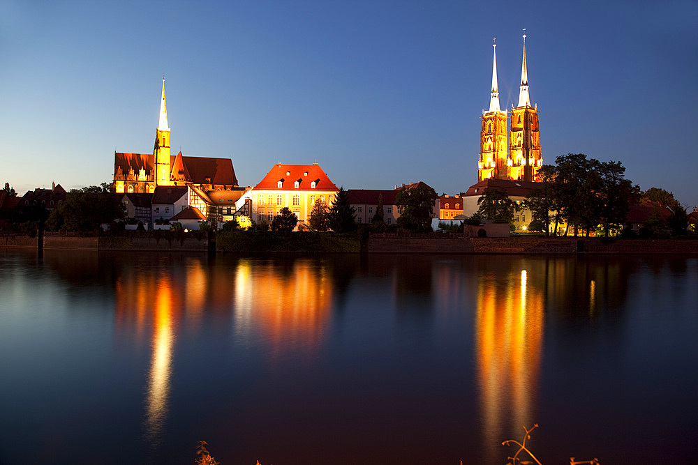 Cathedral and River Odra (River Oder), Old Town, Wroclaw, Silesia, Poland, Europe