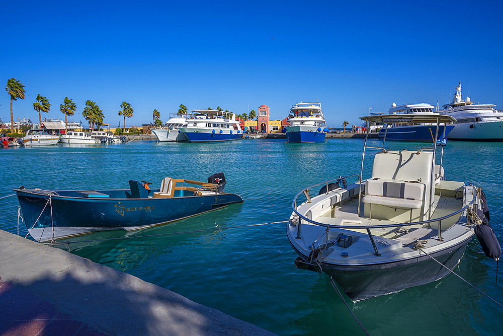 View of boats and colourful Harbour Office in Hurghada Marina, Hurghada, Red Sea Governorate, Egypt, North Africa, Africa