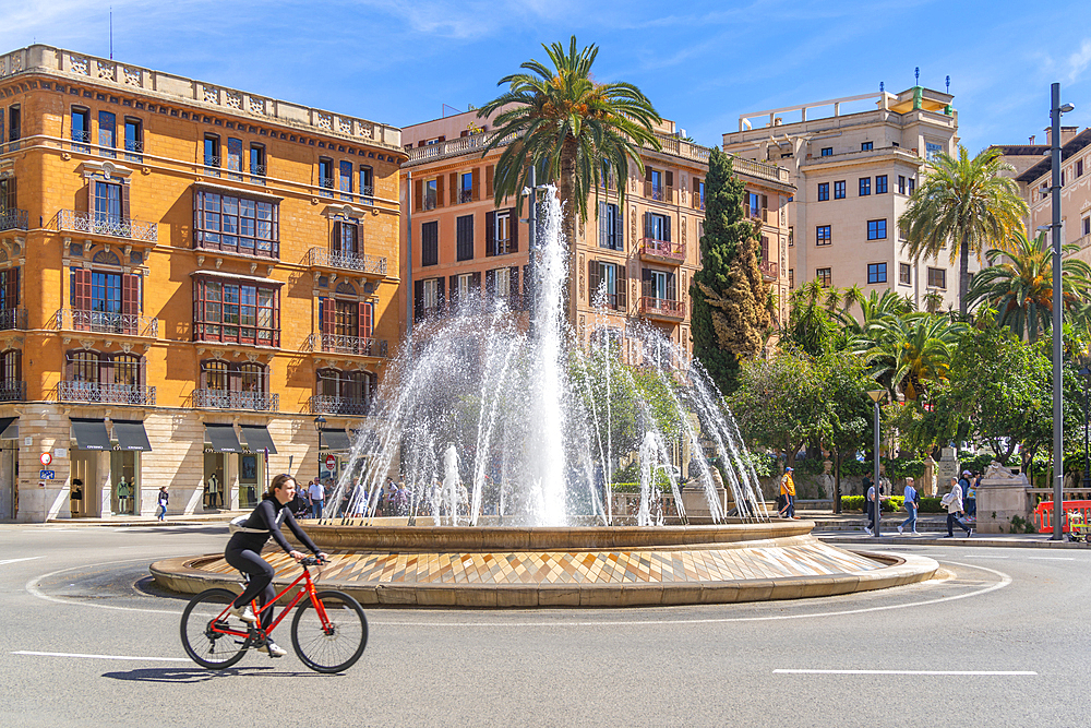 View of fountain in Placa la Reina, Palma de Mallorca, Majorca, Balearic Islands, Spain, Mediterranean, Europe