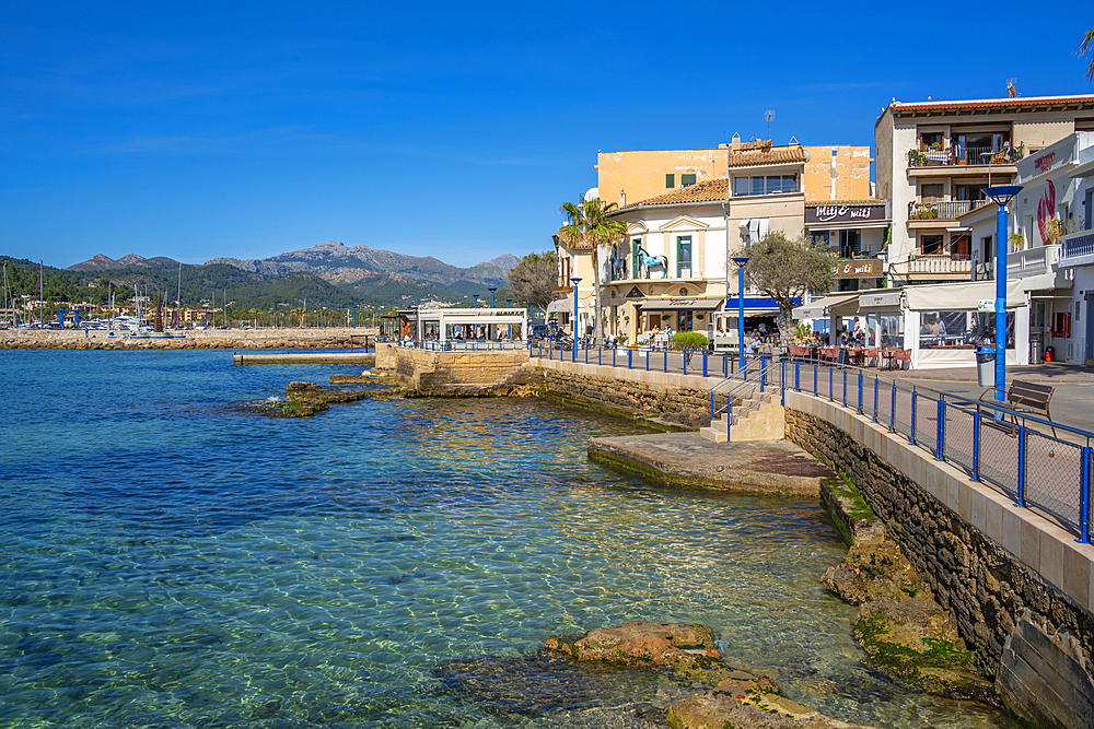 View of bars and cafes at Port d'Andratx, Majorca, Balearic Islands, Spain, Mediterranean, Europe