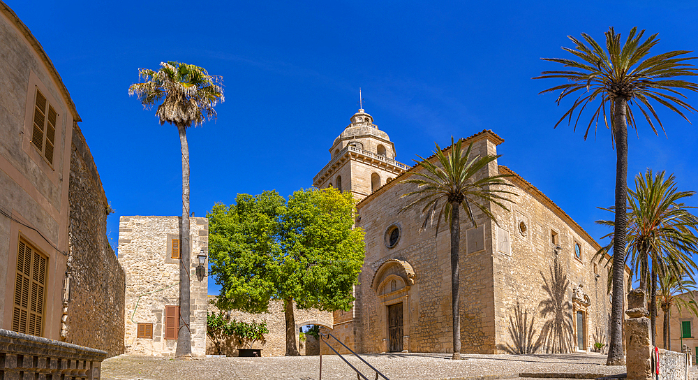 View of Sant Bartomeu church, Montuiri, Majorca, Balearic Islands, Spain, Mediterranean, Europe