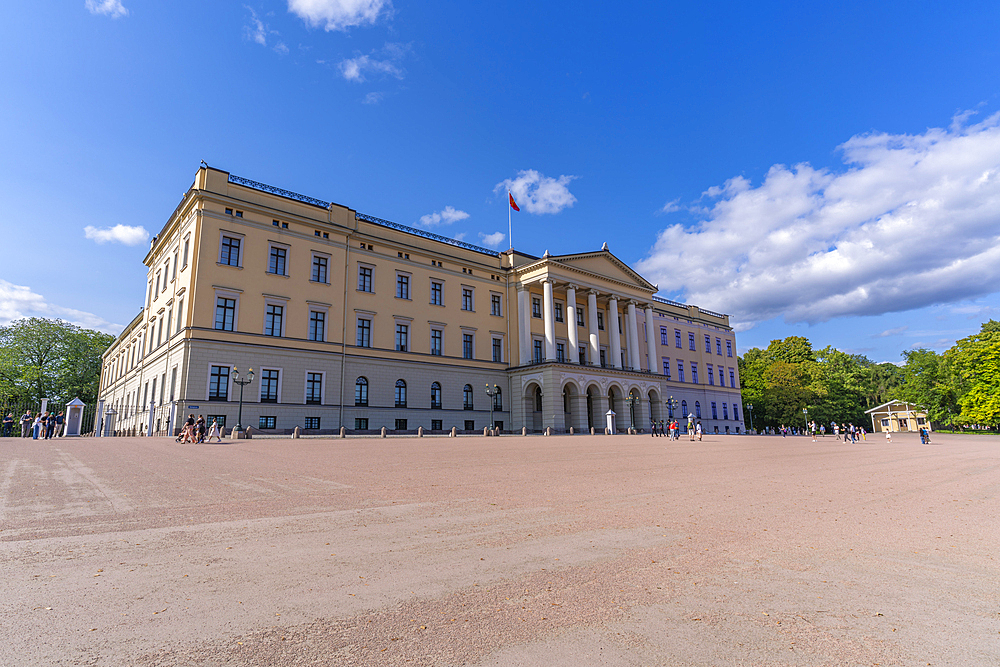 View of The Royal Palace, Oslo, Norway, Scandinavia, Europe