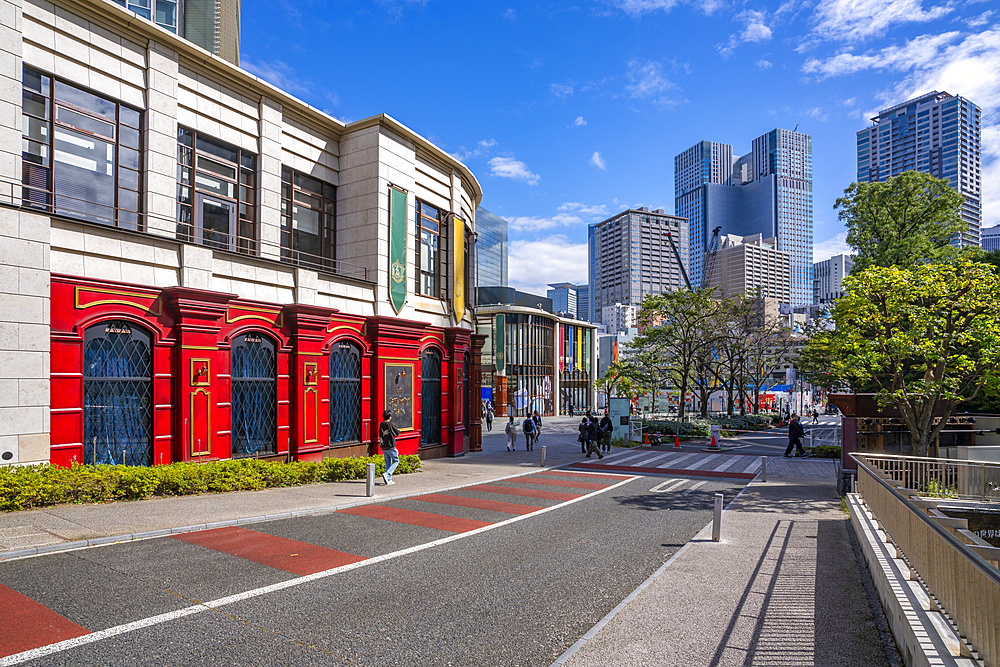 View of street scene and highrise buildings in the Chome-4-5 Akasaka District, Minato City, Tokyo, Honshu, Japan