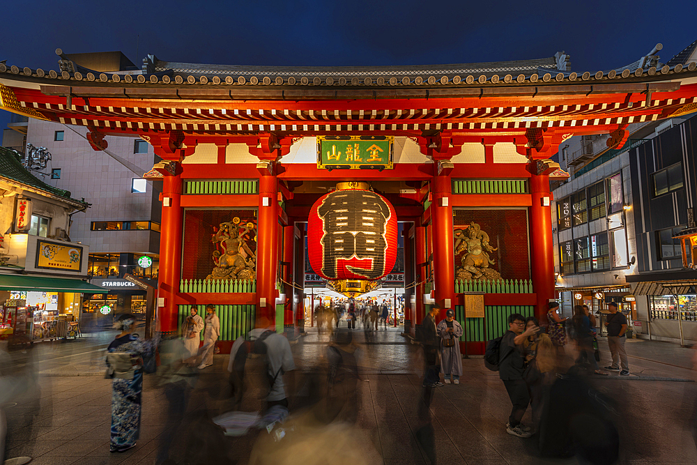 View of Kaminarimon Gate, entrance to Senso-ji Temple at night, Asakusa, Taito City, Tokyo, Japan, Asia