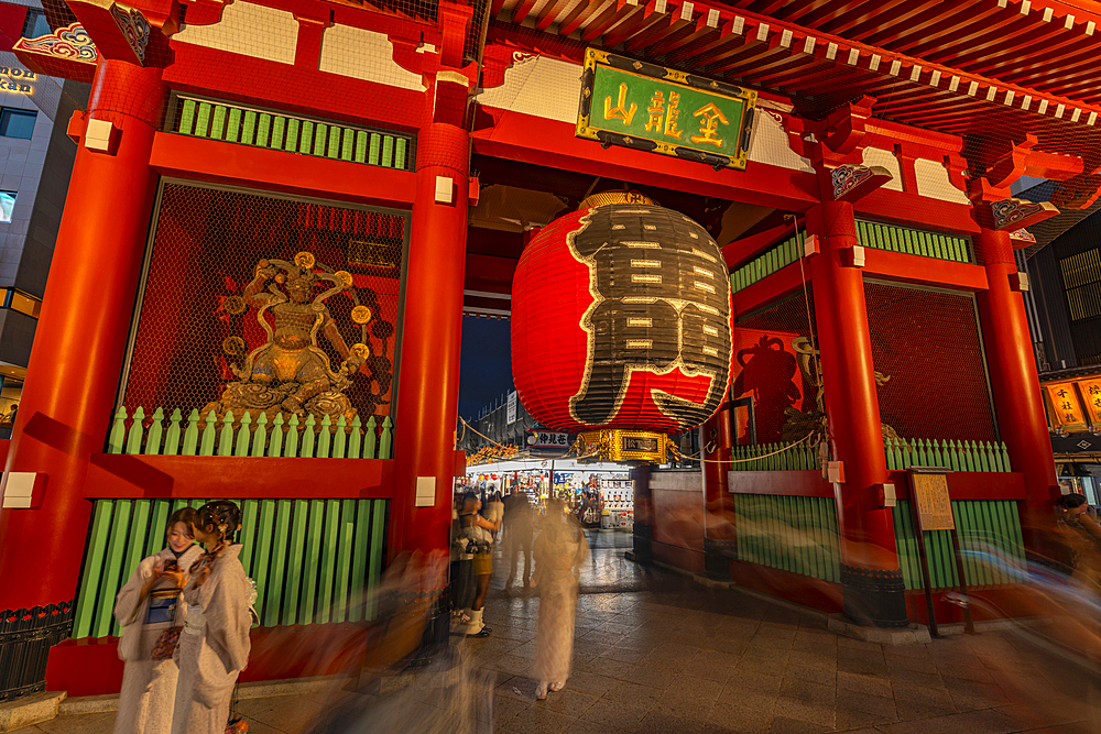 View of Kaminarimon Gate, entrance to Senso-ji Temple at night, Asakusa, Taito City, Tokyo, Honshu, Japan