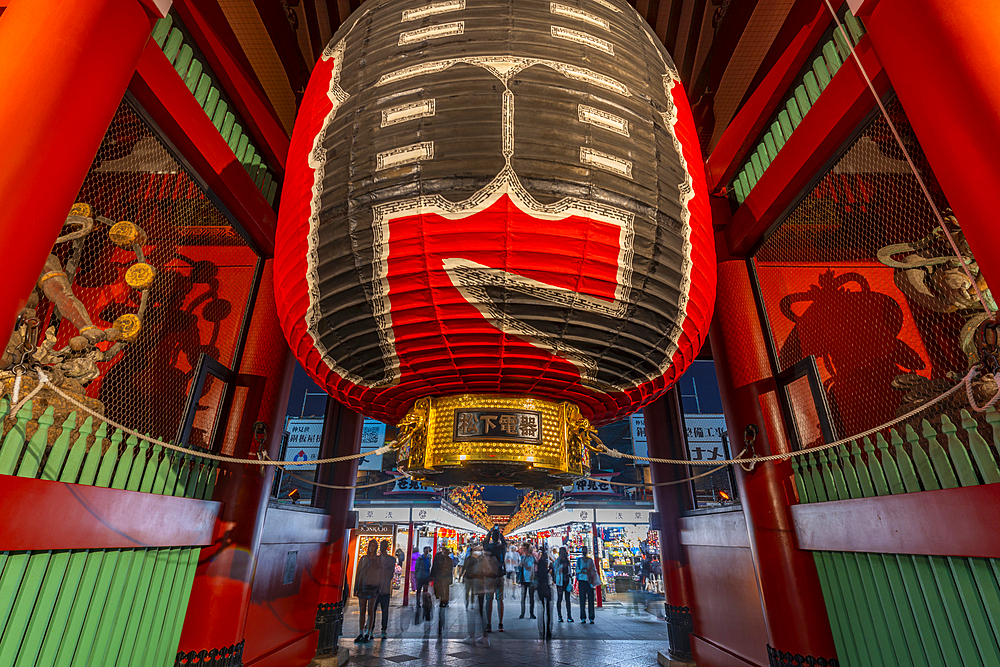 View of Kaminarimon Gate, entrance to Senso-ji Temple at night, Asakusa, Taito City, Tokyo, Honshu, Japan