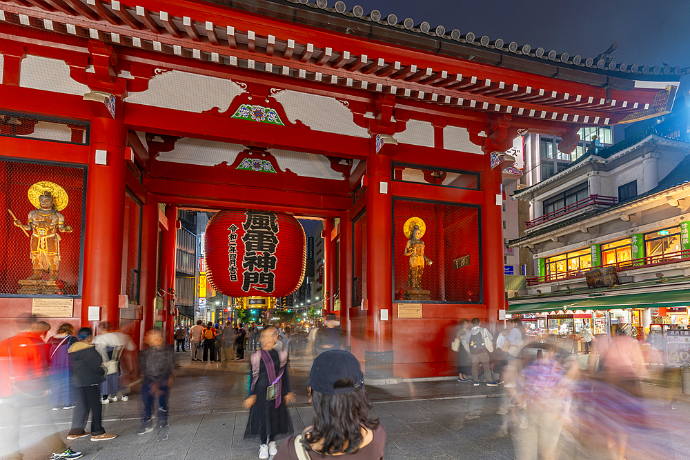 View of Kaminarimon Gate, entrance to Senso-ji Temple at night, Asakusa, Taito City, Tokyo, Honshu, Japan