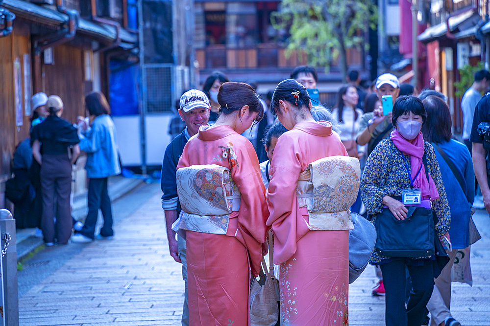 View of young ladies wearing Kimonos in the Higashi Chaya District, Kanazawa City, Ishikawa Prefecture, Honshu, Japan