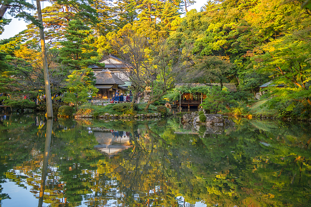 View of Hisago-ike Pond and Yugao-tei (Gourd Tea House) in Kenrokumachi Japanese Garden, Kanazawa City, Ishikawa Prefecture, Honshu, Japan, Asia