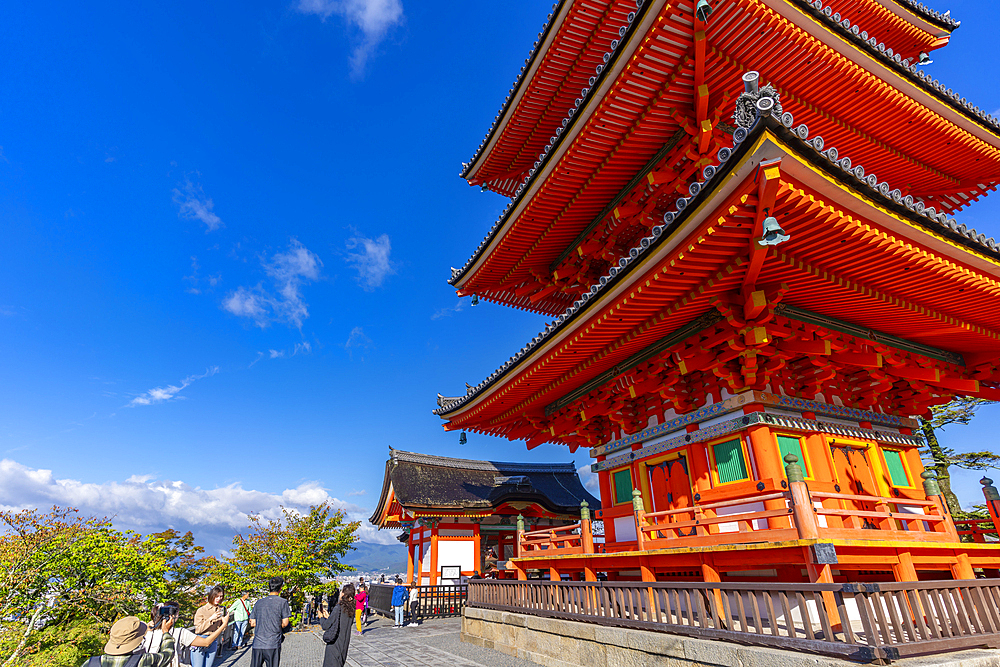 View of Kiyomizu-dera Sanjunoto (Three Story Pagoda) at Kiyomizu-dera Temple, UNESCO, Kiyomizu, Higashiyama Ward, Kyoto, Honshu, Japan