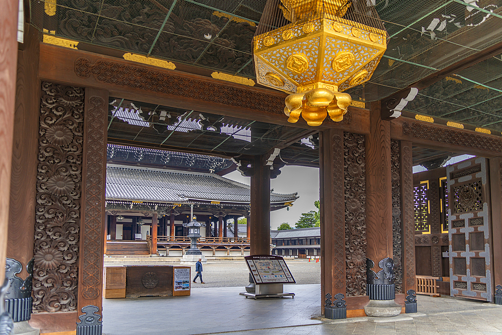 View of Higashi Hongan-ji Temple, Shimogyo Ward, Higashishiokoji Kamadonocho, Kyoto, Honshu, Japan