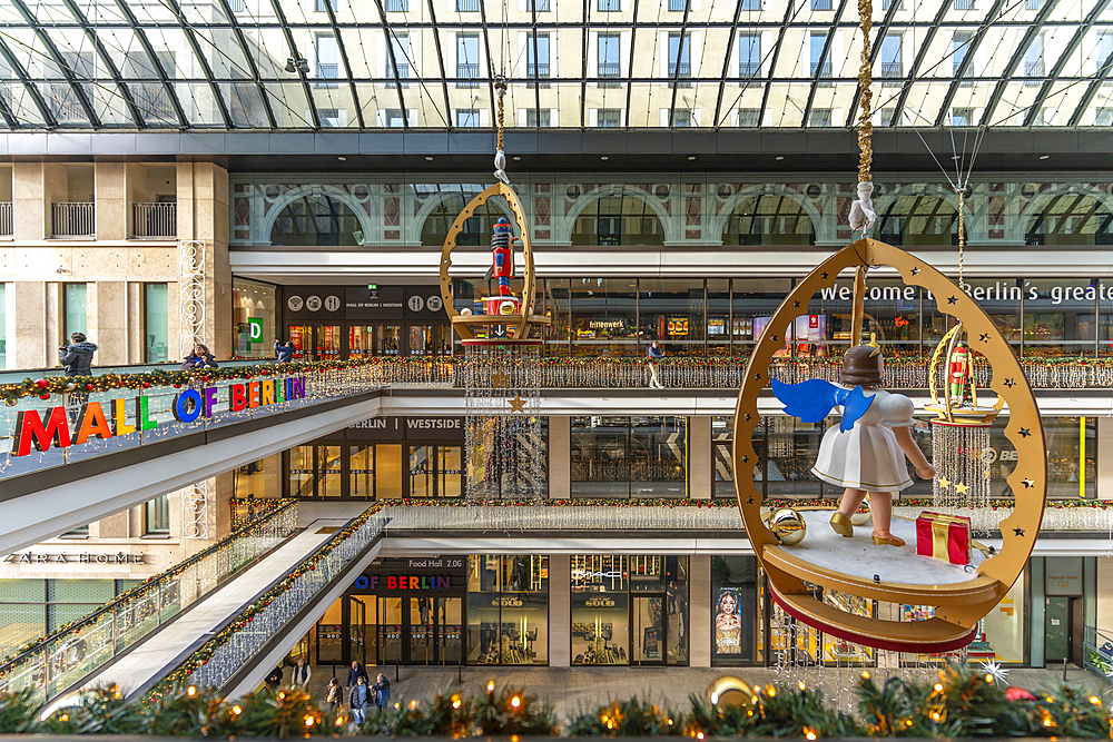 View of interior of the Mall of Berlin at Christmas, Mitte, Berlin, Germany, Europe