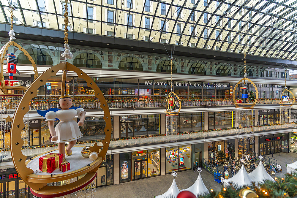 View of interior of the Mall of Berlin at Christmas, Mitte, Berlin, Germany, Europe